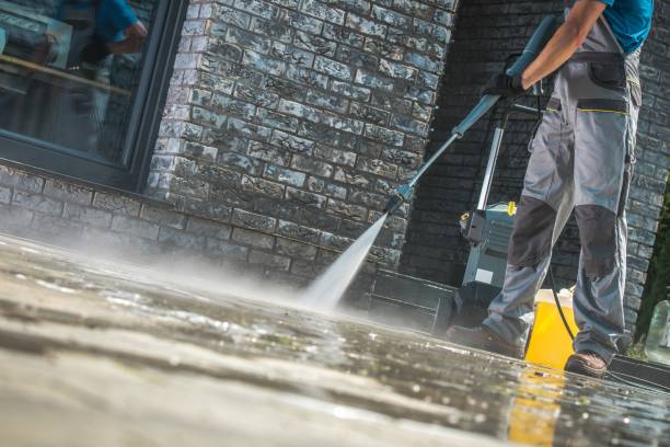 Best Pool Deck Cleaning  in Galeville, NY